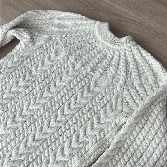 H&M White Cable Knit Crew Neck Sweater - Picture 3 of 8